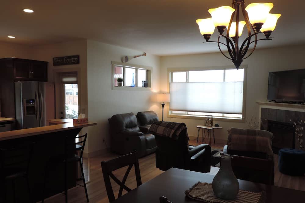 Photo of Livingroom in Westbank