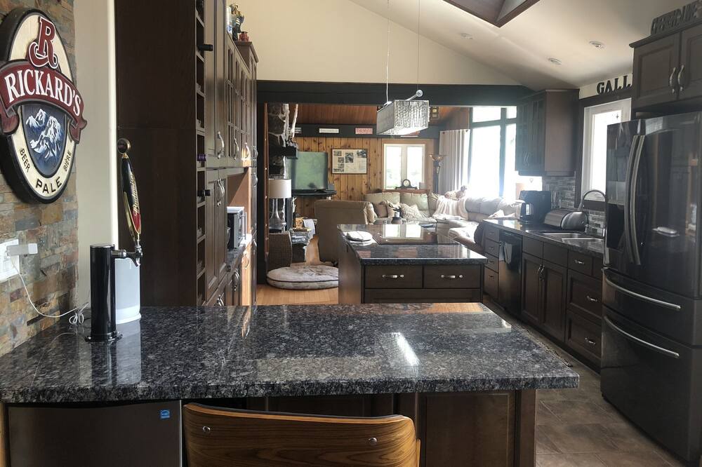 Photo of Kitchen in Georgian Bay