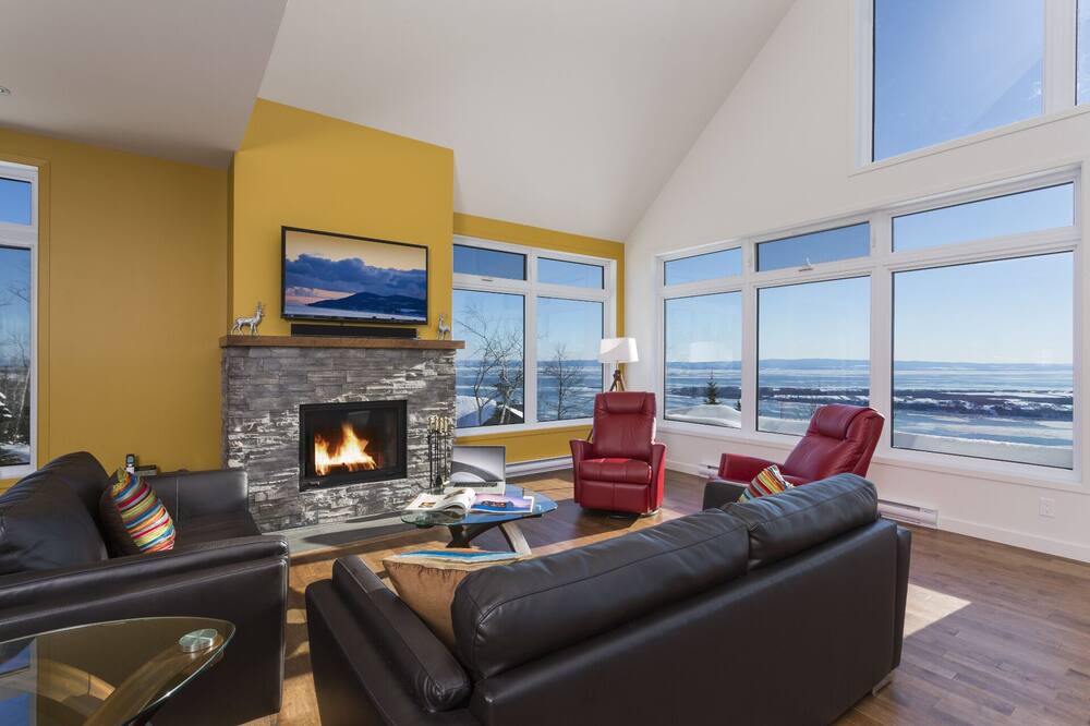 Photo of Livingroom in Saint-Joseph-de-la-Rive