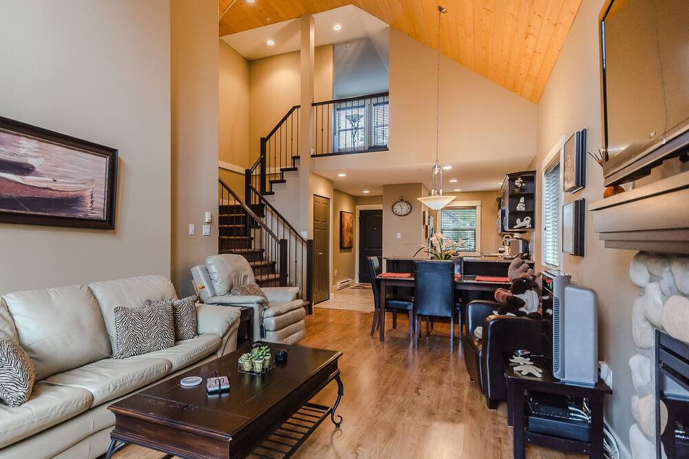 Photo of Livingroom in Regional District of Nanaimo
