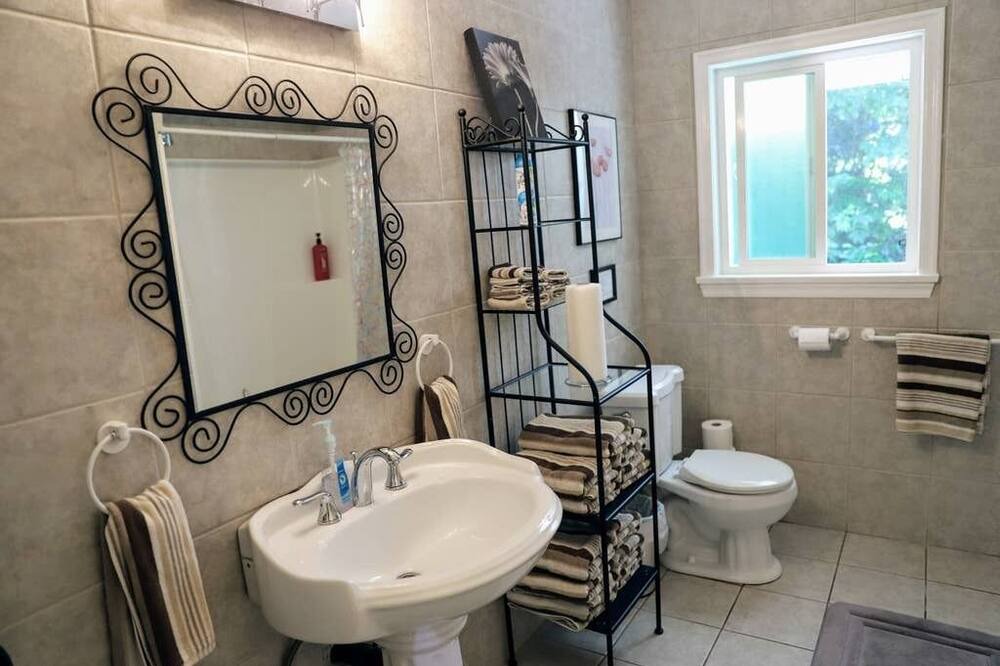 Photo of Bathroom in West Vancouver