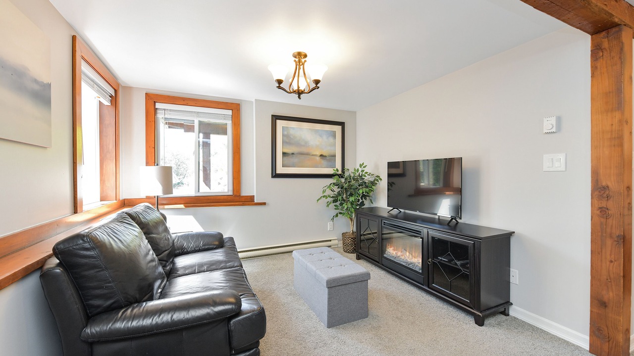 Photo of Livingroom in Lake Cowichan