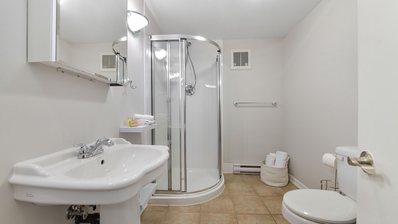 Photo of Bathroom in Lake Cowichan