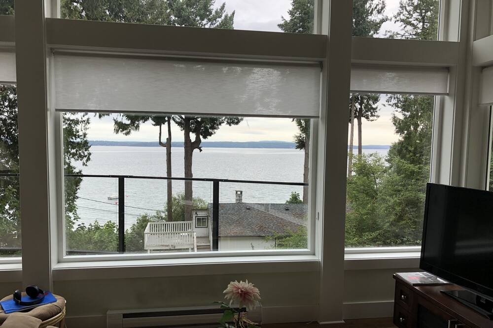 Photo of Bedroom in Chemainus