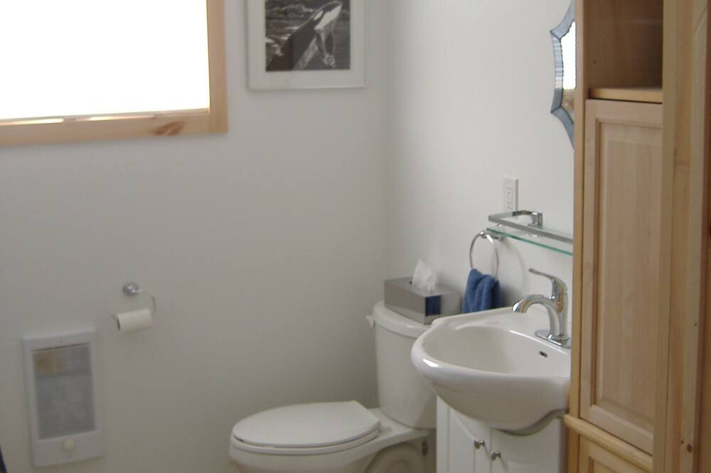 Photo of Bathroom in The Battery