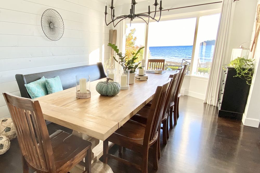 Photo of Bedroom in West Sechelt