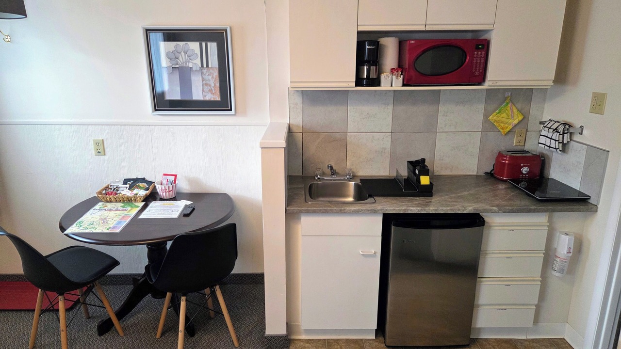 Photo of Kitchen in Radium Hot Springs