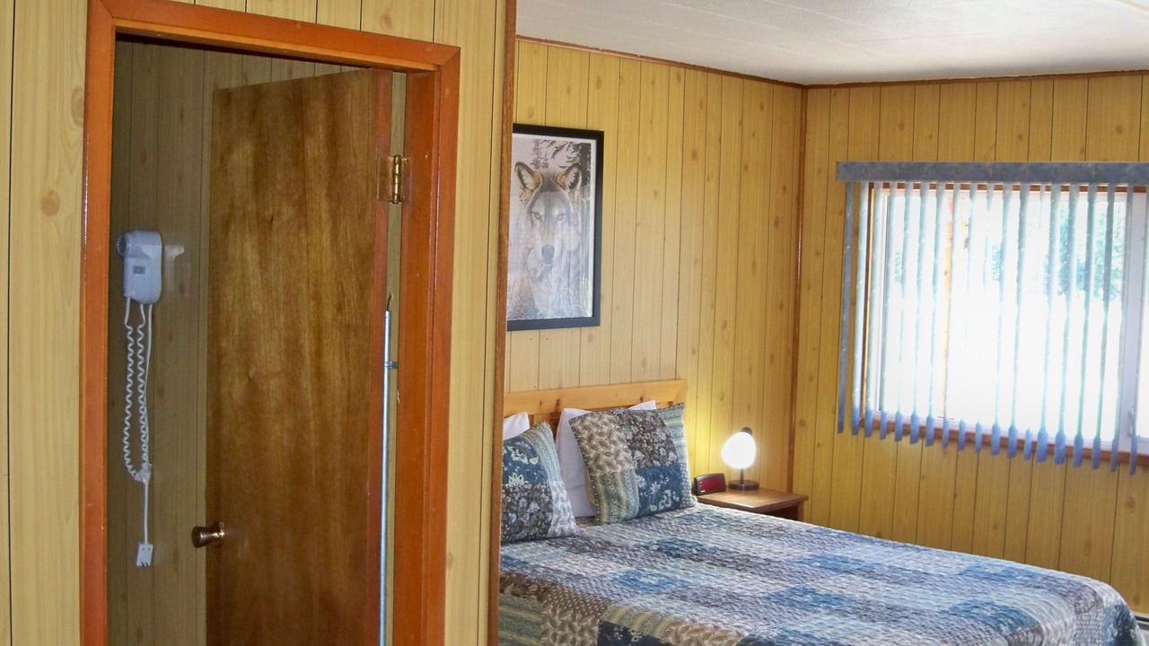 Photo of Bedroom in Haines Junction
