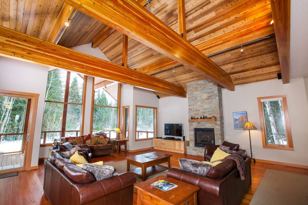 Photo of Livingroom in Revelstoke