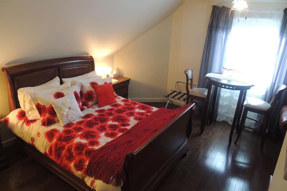Photo of Bedroom in Larouche