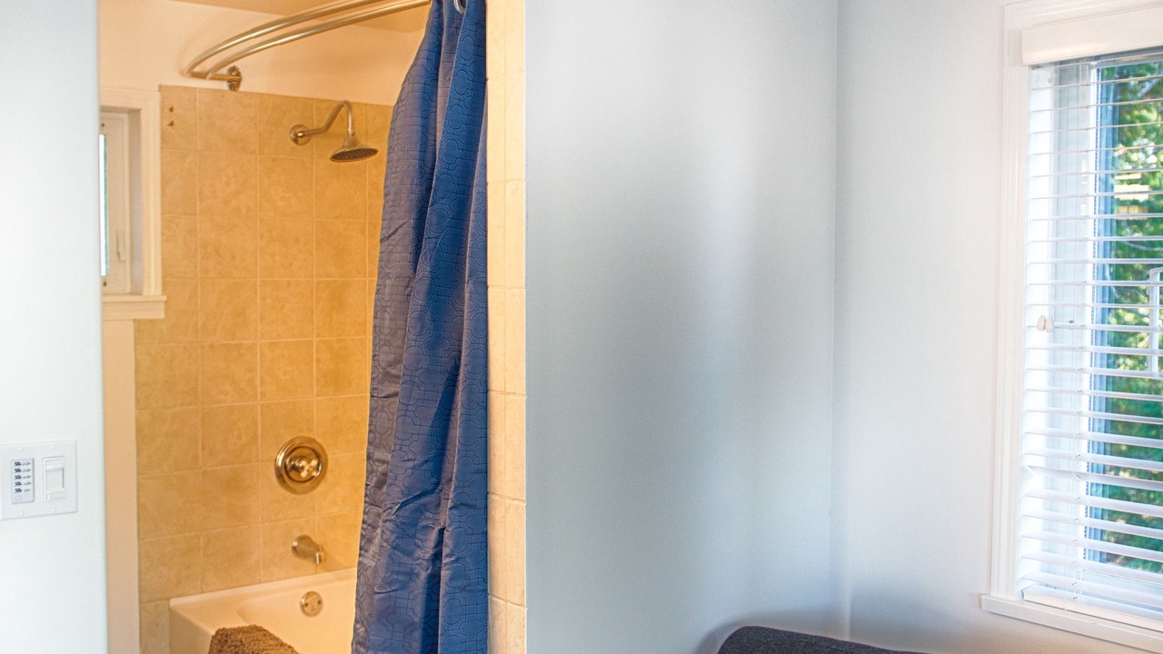 Photo of Bathroom in Ucluelet