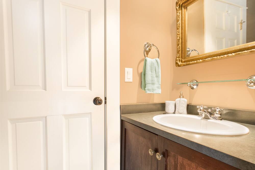 Photo of Bathroom in South Central
