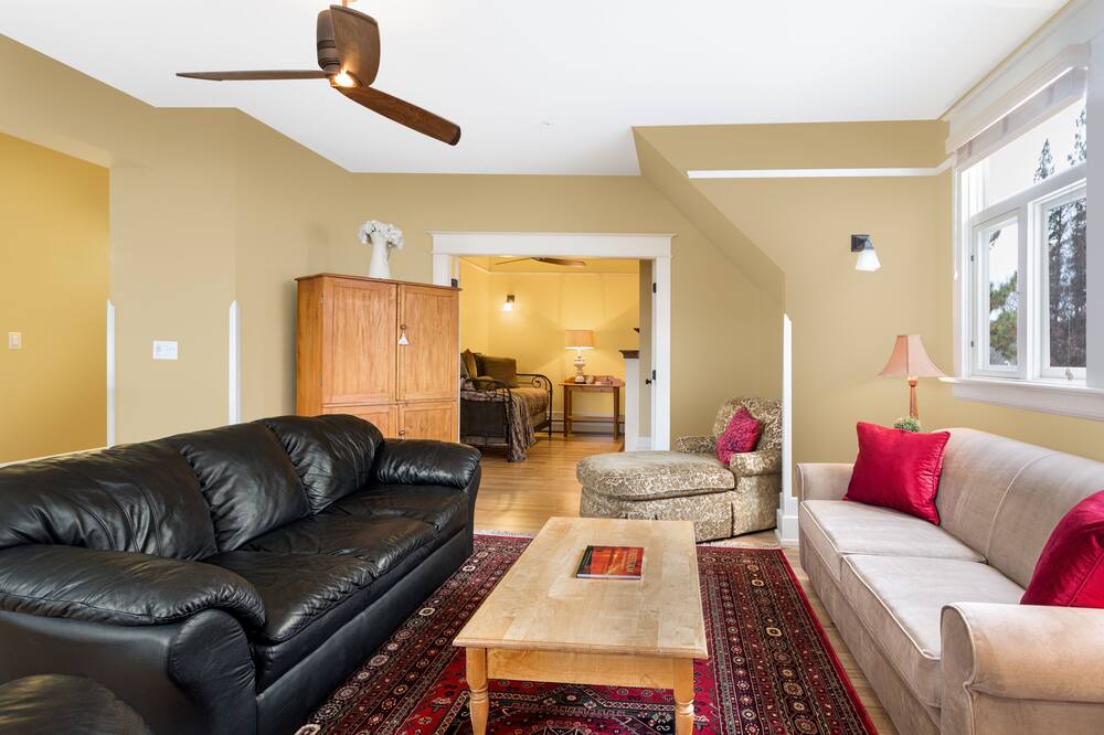 Photo of Livingroom in South Central