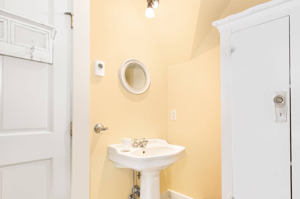 Photo of Bathroom in South Central