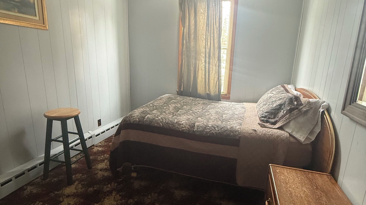 Photo of Bedroom in Yellowhead County
