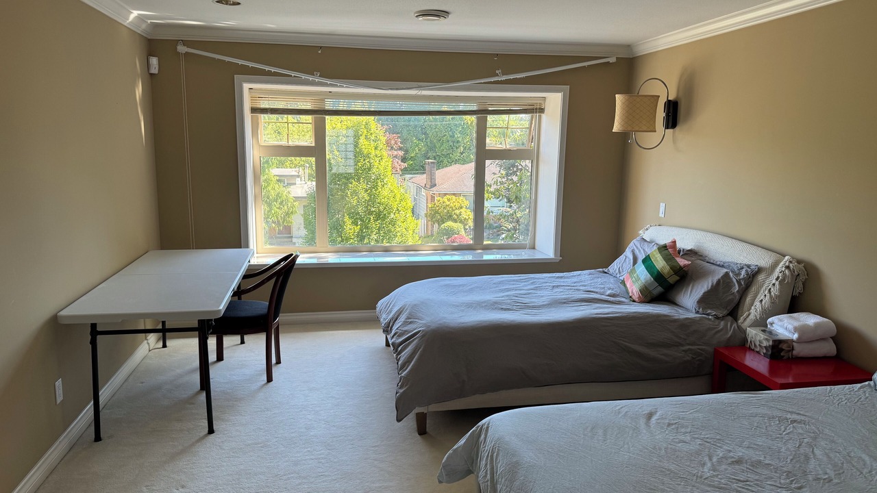 Photo of Bedroom in Oakridge