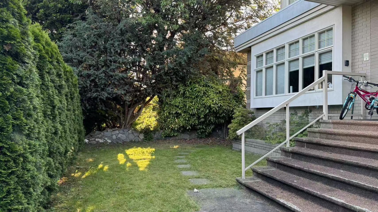 Photo of Outdoor in Oakridge