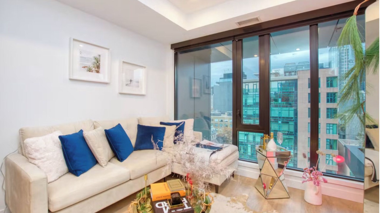 Photo of Livingroom in Wellington Place