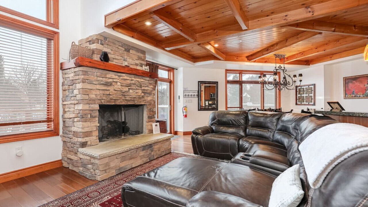 Photo of Livingroom in Craigleith