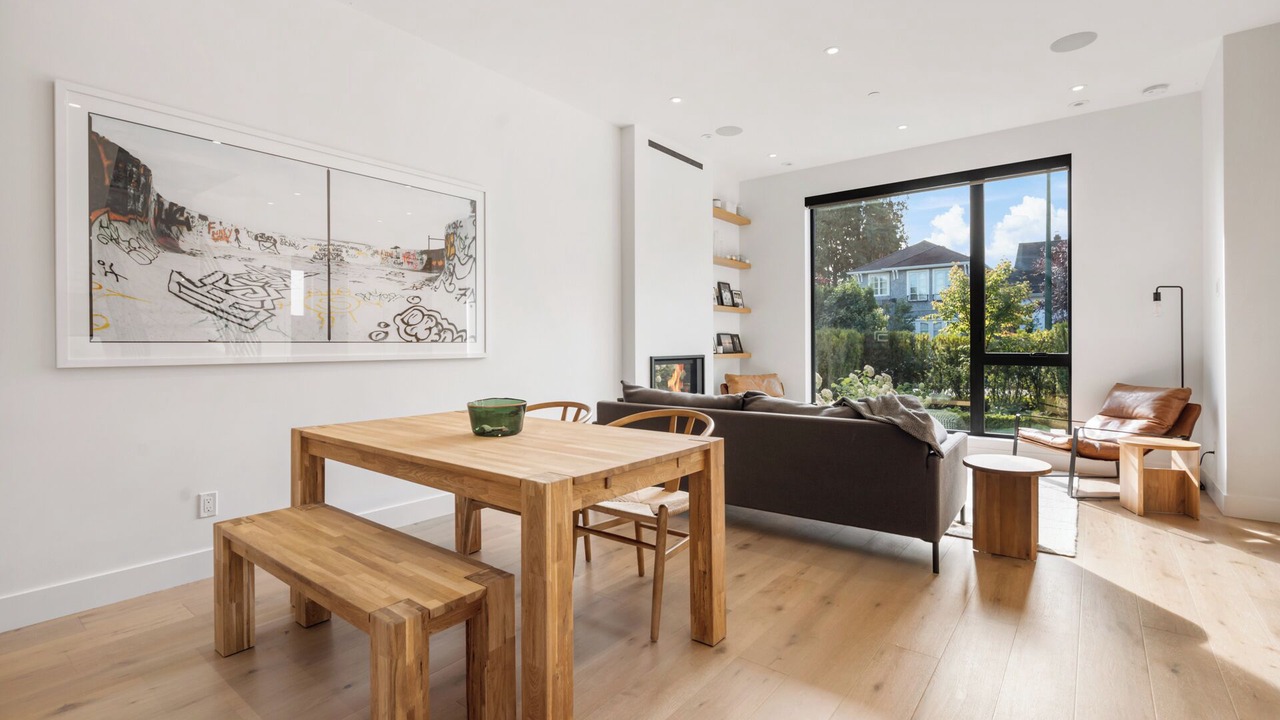 Photo of Livingroom in West Point Grey