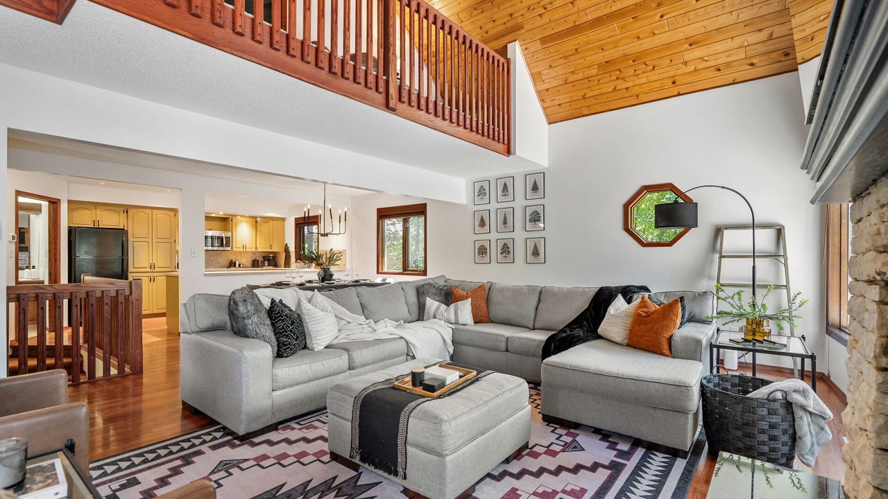 Photo of Livingroom in East Kootenay