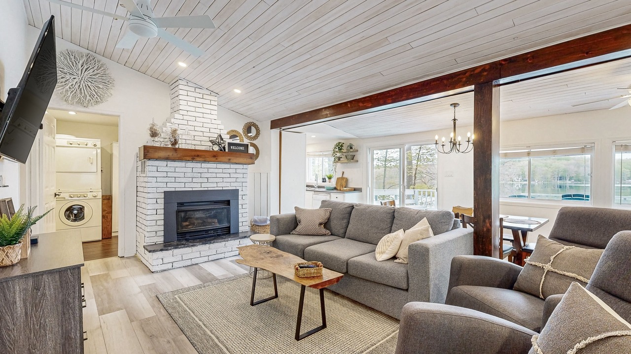 Photo of Livingroom in Tiny