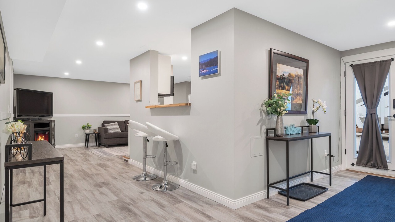 Photo of Livingroom in East Hill