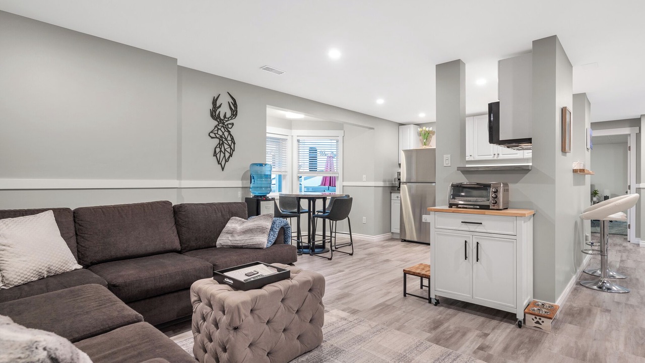 Photo of Livingroom in East Hill