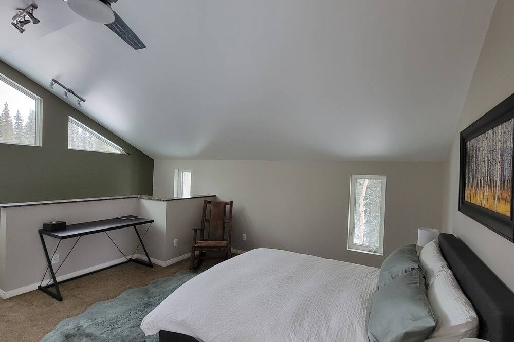 Photo of Bedroom in Whitehorse