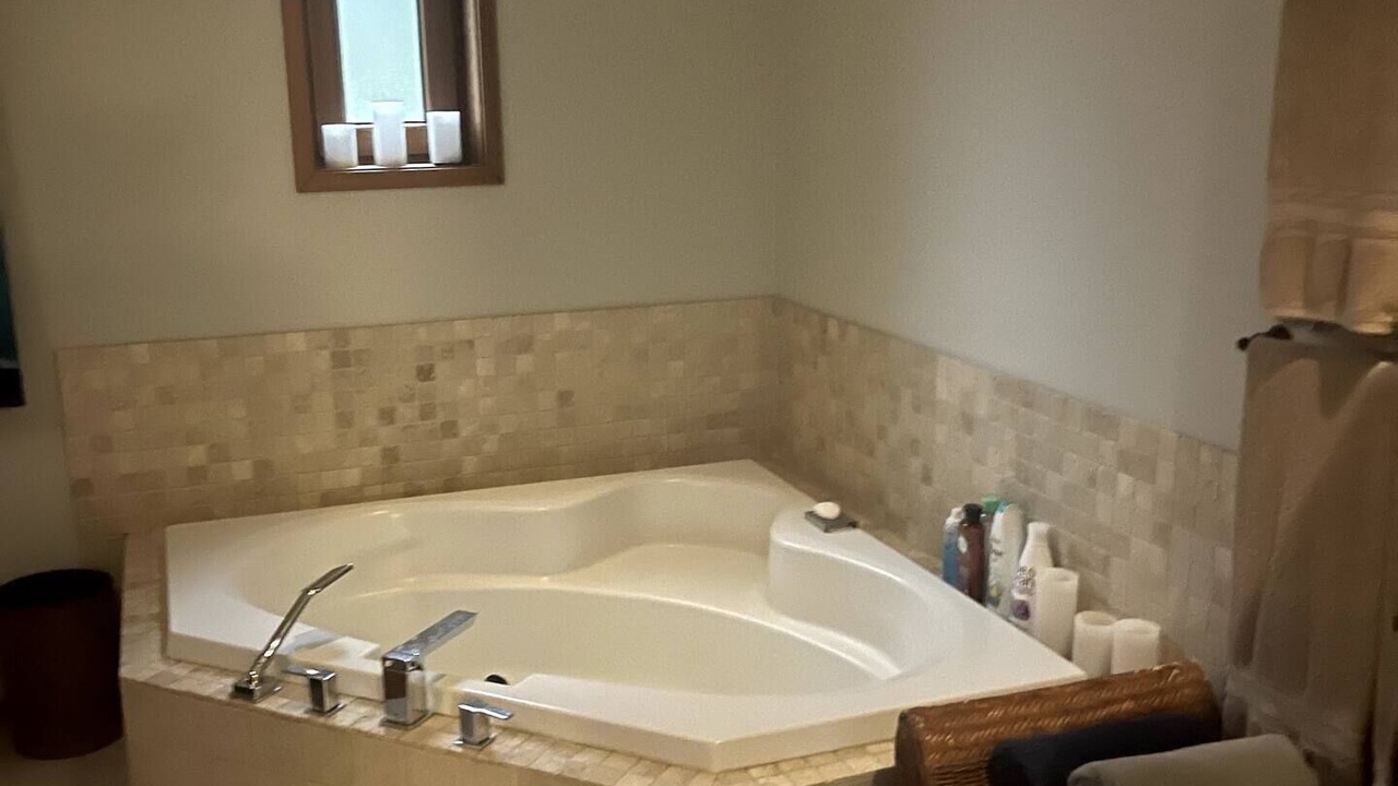 Photo of Bathroom in Courtenay