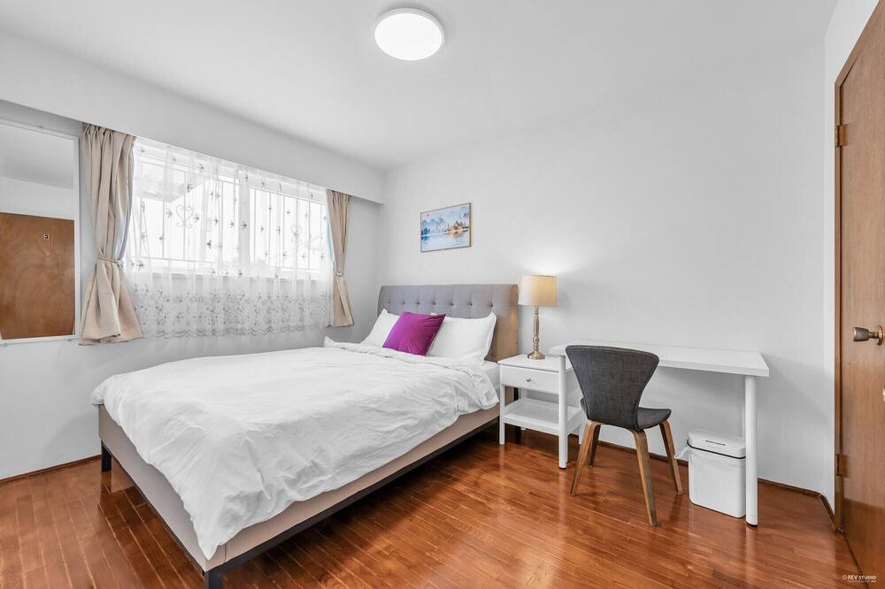 Photo of Bedroom in Sunset