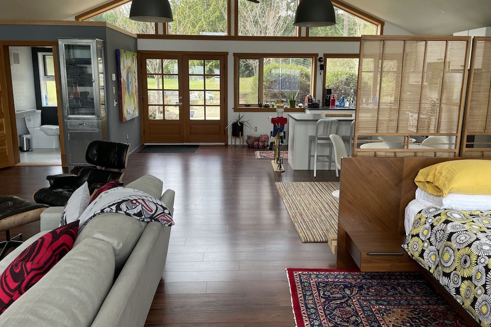 Photo of Bedroom in Salt Spring Island
