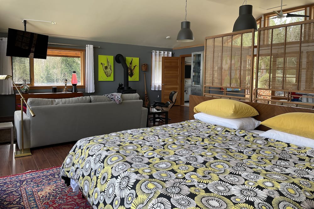 Photo of Bedroom in Salt Spring Island