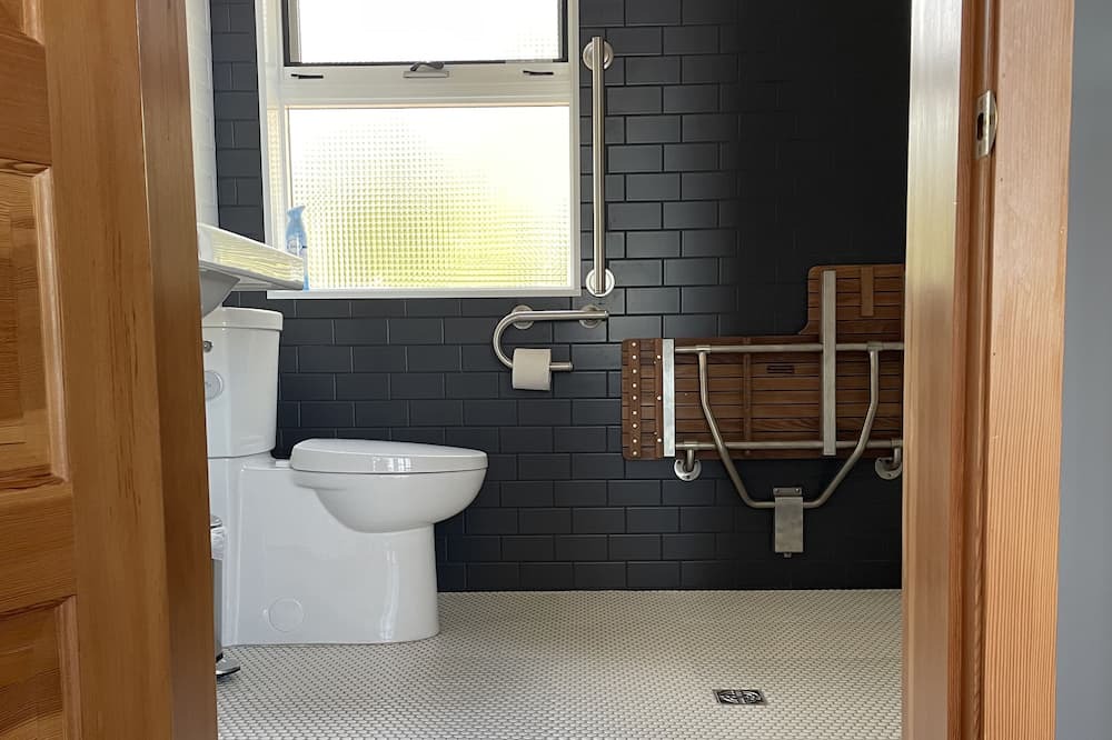Photo of Bathroom in Salt Spring Island