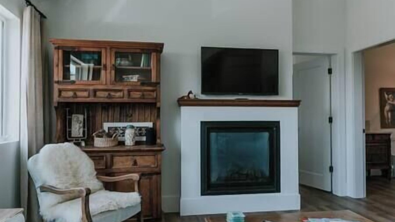 Photo of Livingroom in Langley
