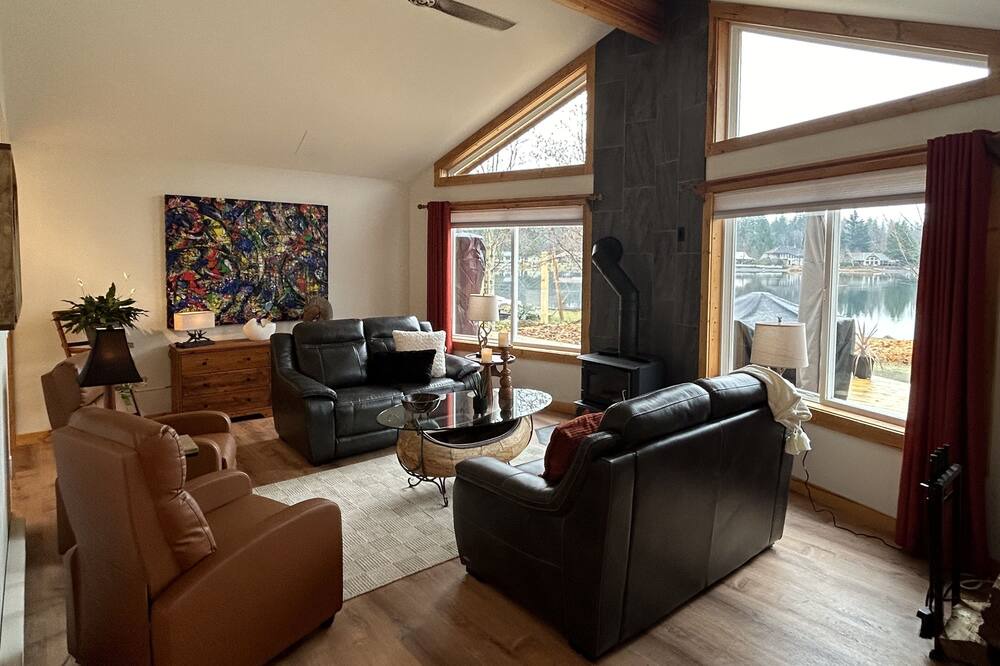 Photo of Livingroom in Black Creek