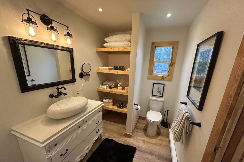 Photo of Bathroom in Black Creek