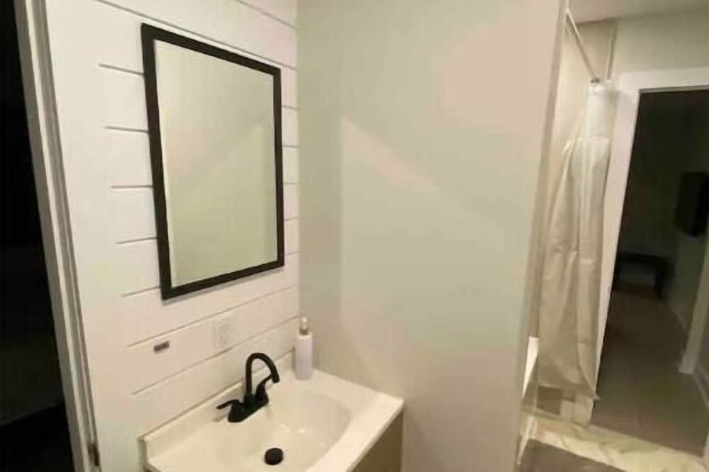 Photo of Bathroom in Chapel Hill South