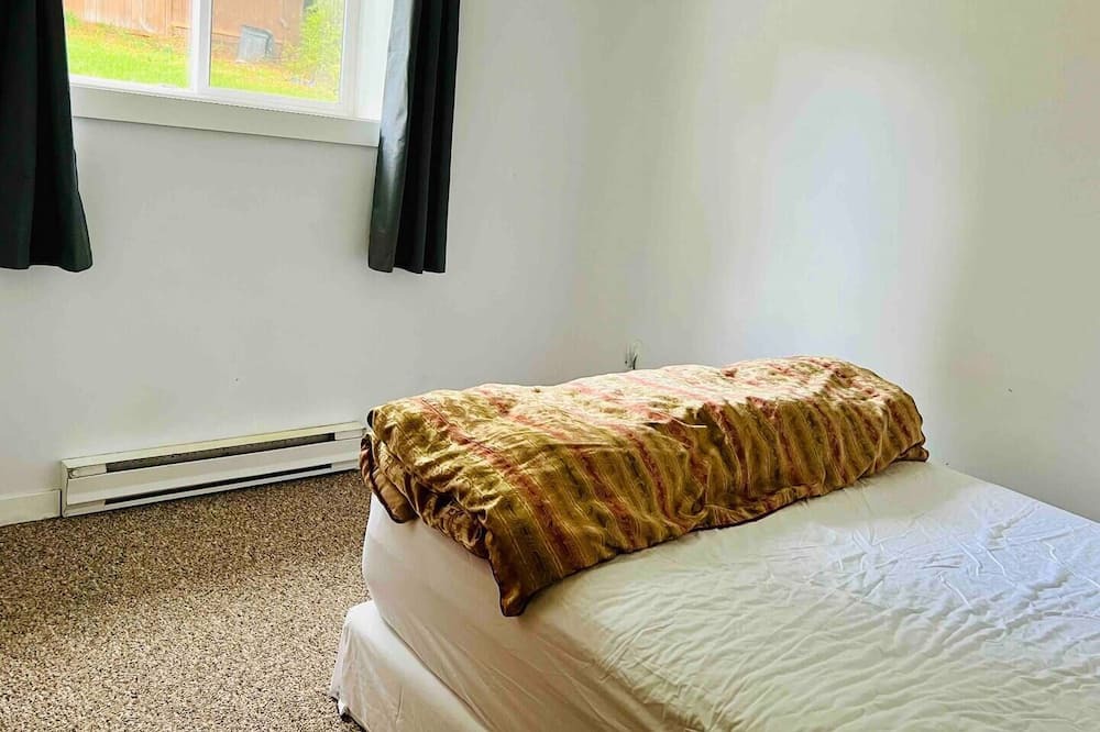 Photo of Bedroom in Saanich West
