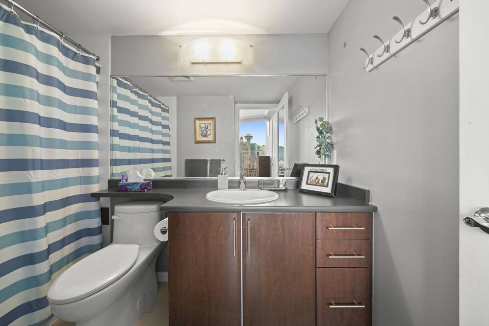 Photo of Bathroom in Crosstown