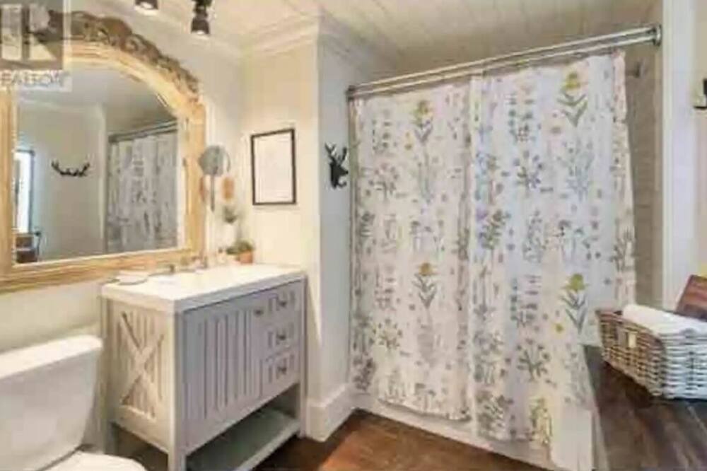 Photo of Bathroom in Gibsons