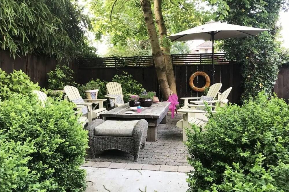 Photo of Outdoor in Gibsons