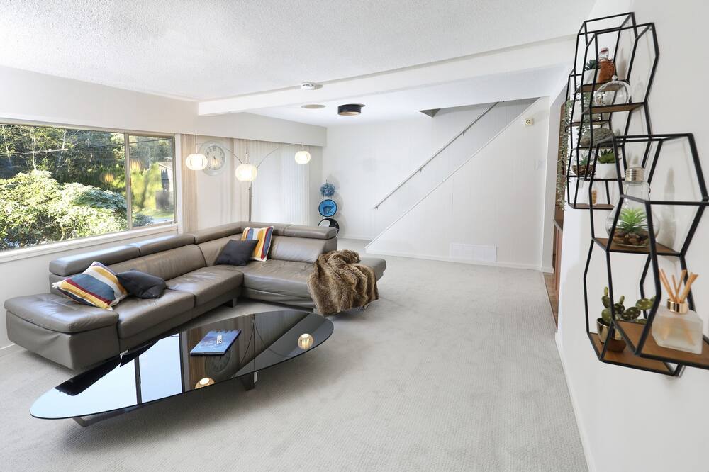 Photo of Livingroom in Maple Ridge