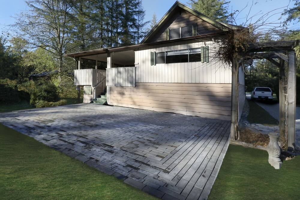 Photo of Outdoor in Maple Ridge
