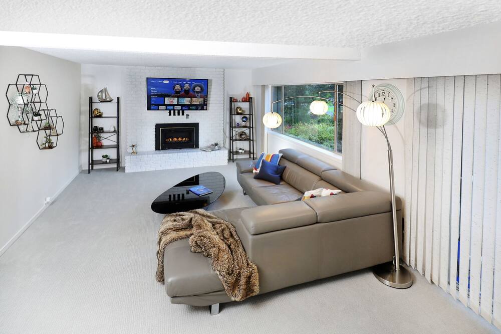 Photo of Livingroom in Maple Ridge