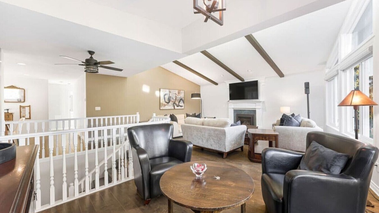 Photo of Livingroom in Surrey