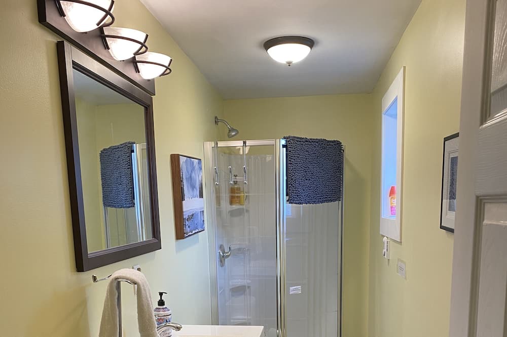 Photo of Bathroom in Youbou