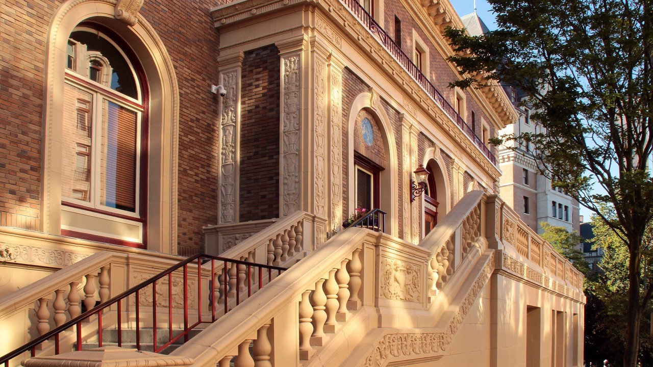 Photo of Buildings in Downtown Victoria