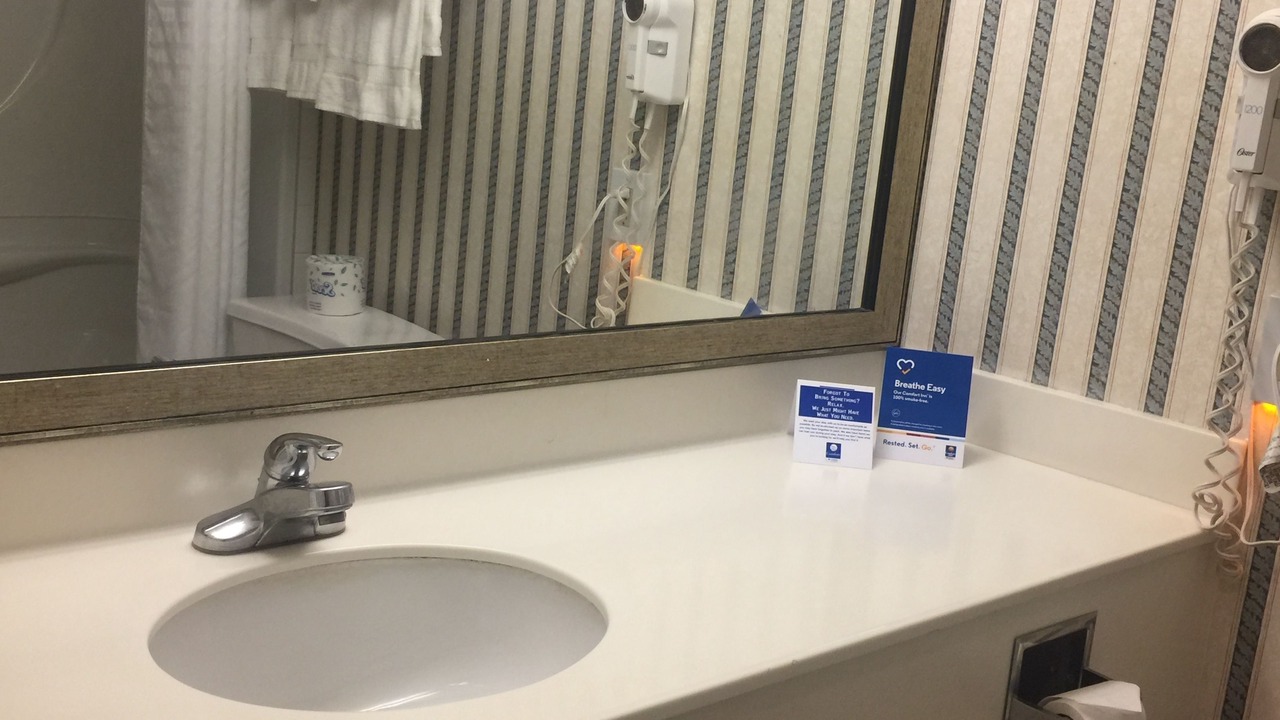Photo of Bathroom in Banff Trail