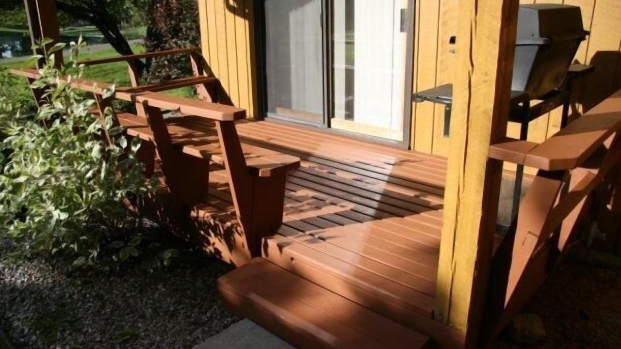 Photo of Patio Balcony in East Kootenay